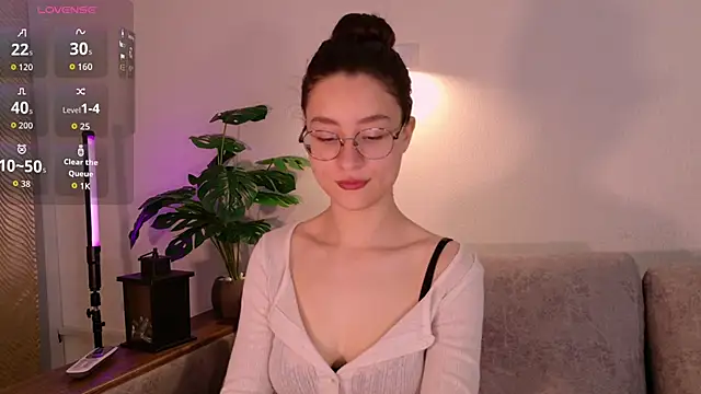 Snapshot of classy____ chatting on 06/02/26, 03:01 classy online show from 06/02/26, 03:01