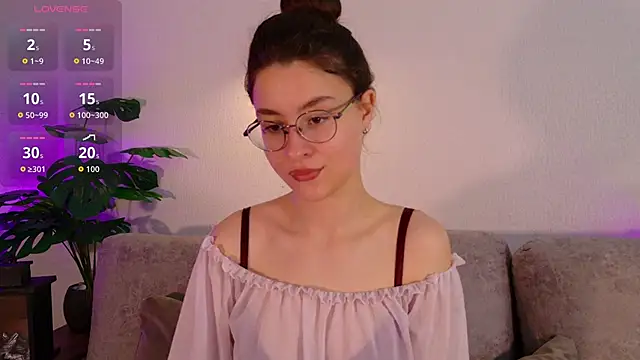 Snapshot of classy____ chatting on 06/11/26, 04:37 classy online show from 06/11/26, 04:37