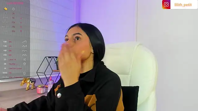 lilith petit  online show from 04/15/26, 01:26