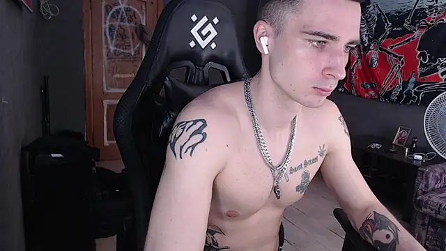 Snapshot of Jack_loveeee chatting on 05/06/26, 09:57 Jack loveeee online show from 05/06/26, 09:57