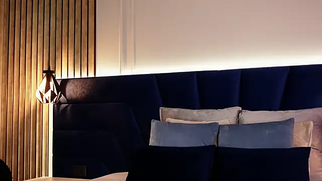 KylieeV online show from 04/08/26, 09:00