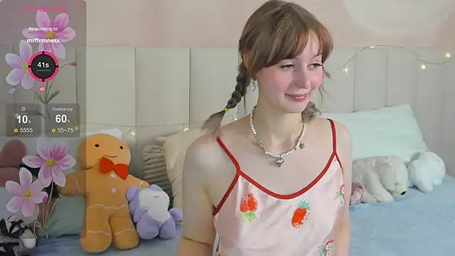 Snapshot of AdeleSilvy chatting on 06/26/26, 01:44 AdeleSilvy online show from 06/26/26, 01:44