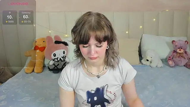 Snapshot of AdeleSilvy chatting on 06/23/26, 01:36 AdeleSilvy online show from 06/23/26, 01:36