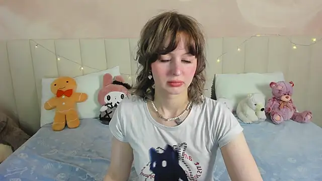 Snapshot of AdeleSilvy chatting on 06/22/26, 01:44 AdeleSilvy online show from 06/22/26, 01:44