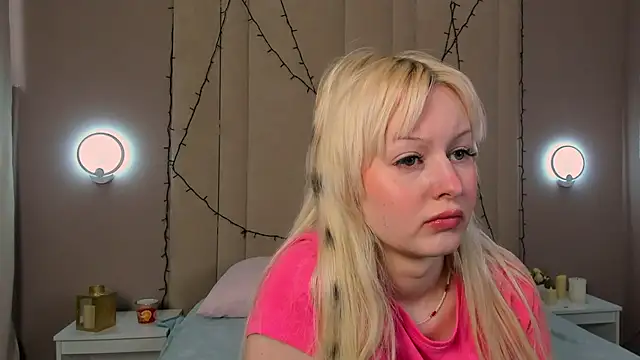 Snapshot of AdeleSilvy chatting on 05/06/26, 01:31 AdeleSilvy online show from 05/06/26, 01:31