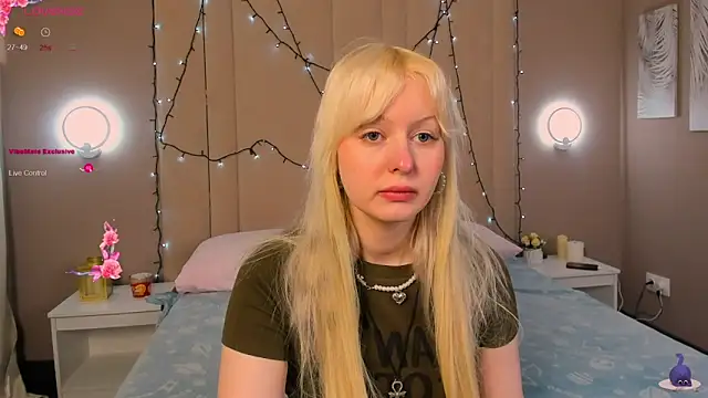 AdeleSilvy online show from 04/08/26, 01:51