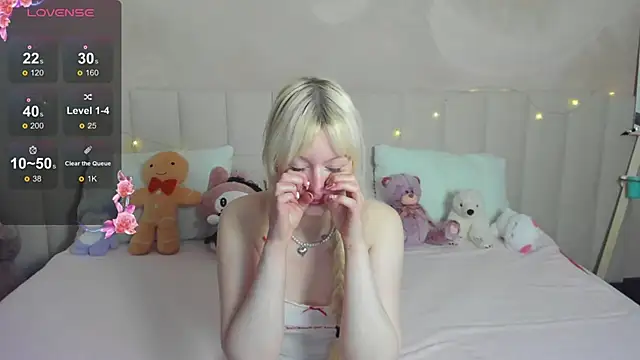 Snapshot of AdeleSilvy chatting on 06/01/26, 02:01 AdeleSilvy online show from 06/01/26, 02:01