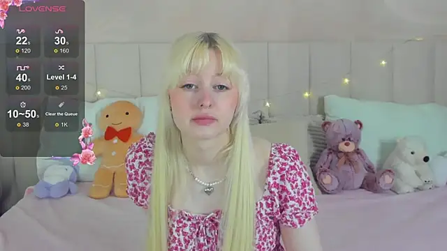 Snapshot of AdeleSilvy chatting on 06/06/26, 01:44 AdeleSilvy online show from 06/06/26, 01:44