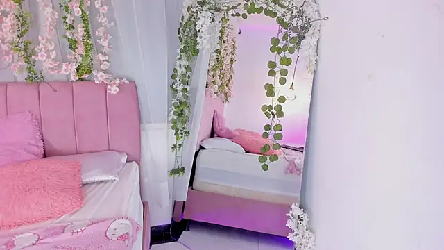 nicky bonny18 online show from 02/05/26, 12:12