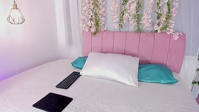 nicky bonny18 online show from 02/09/26, 12:03