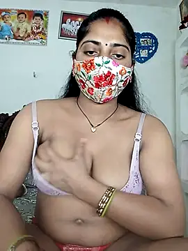 Snapshot of Angel_eyes00 chatting on 04/01/26, 03:31 Angel eyes00 online show from 04/01/26, 03:31