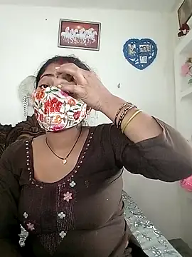 Snapshot of Angel_eyes00 chatting on 04/05/26, 04:02 Angel eyes00 online show from 04/05/26, 04:02