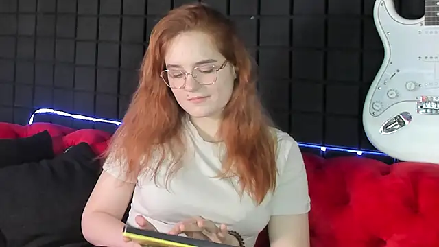 AmyRoy online show from 02/09/26, 03:32