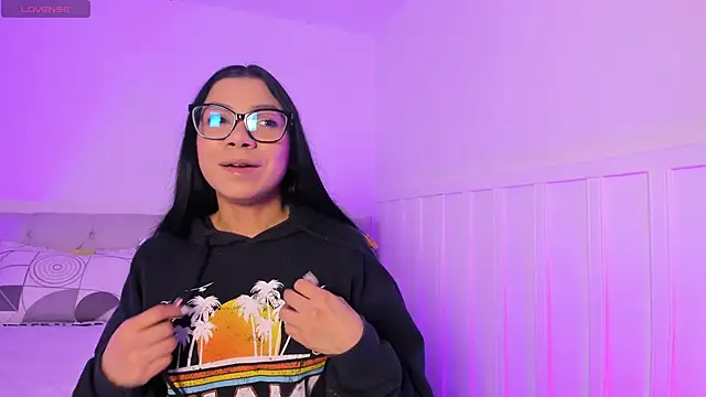 Snapshot of Little_Lexyy chatting on 02/08/26, 03:48 Little Lexyy online show from 02/08/26, 03:48