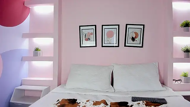 SilvyLaiton online show from 01/14/26, 12:42