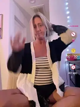 FoxyMillie online show from 06/19/26, 01:00