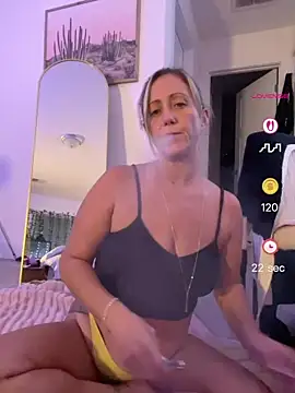 FoxyMillie online show from 07/25/26, 12:51