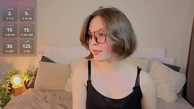 Next2Marie online show from 04/24/26, 05:53