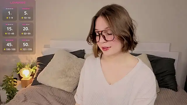 Next2Marie online show from 04/30/26, 04:52
