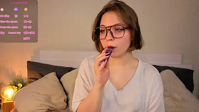 Next2Marie online show from 04/10/26, 02:29