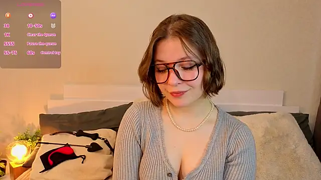 Next2Marie online show from 04/04/26, 05:25