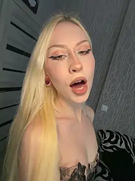 Elven Effy online show from 01/19/26, 01:15