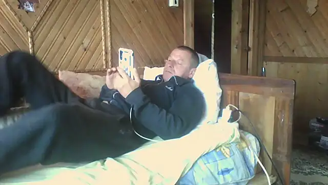 Snapshot of Ivan9iutt chatting on 07/12/26, 07:31 Ivan9iutt online show from 07/12/26, 07:31