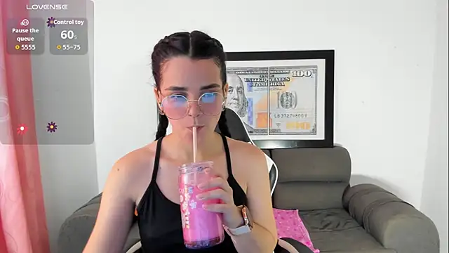 LucianaMoreau online show from 03/19/26, 09:37