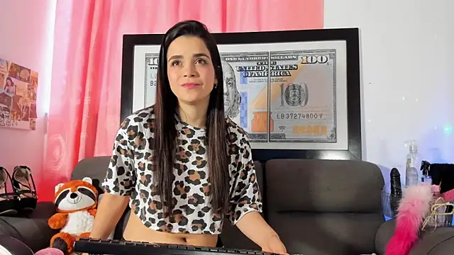 LucianaMoreau online show from 04/08/26, 09:27