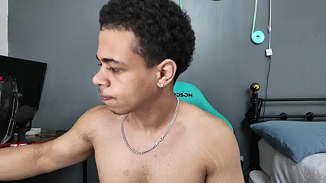 l-laross online show from 05/12/26, 02:56