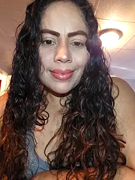 Snapshot of _Zhamira chatting on 02/27/26, 02:39 Zhamira online show from 02/27/26, 02:39