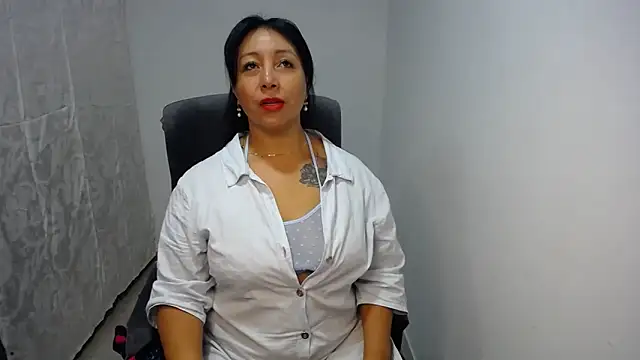 soyElena46 online show from 03/05/26, 11:51