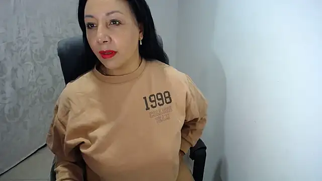 Snapshot of soyElena46 chatting on 07/01/26, 11:54 soyElena46 online show from 07/01/26, 11:54