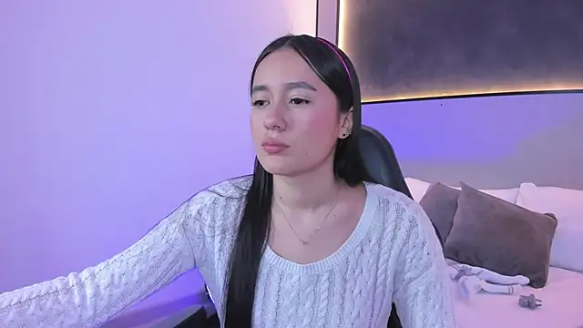 Snapshot of mia_slora chatting on 06/26/26, 12:11 mia slora online show from 06/26/26, 12:11