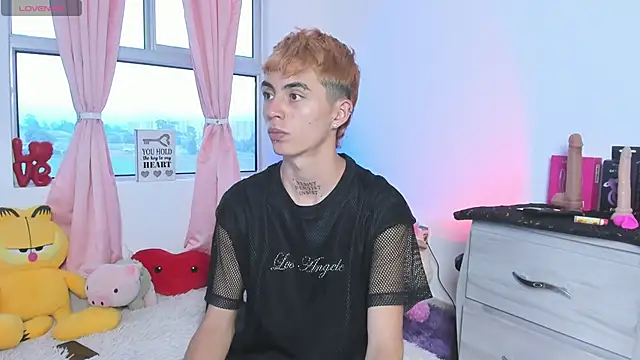 Snapshot of Maiky_Cooper01 chatting on 02/16/26, 08:18 Maiky Cooper01 online show from 02/16/26, 08:18