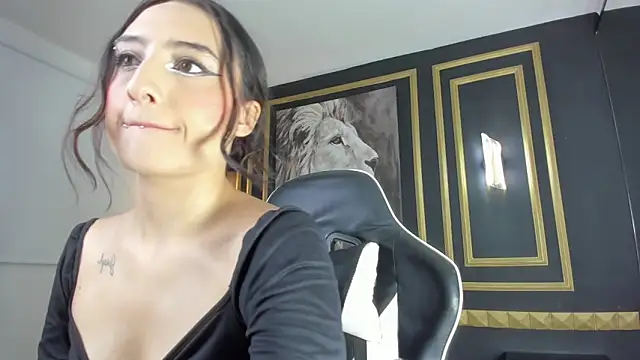 emma hiltonn  online show from 02/10/26, 02:10