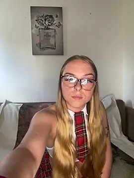 Bayleighjohnson18 online show from 05/14/26, 11:07
