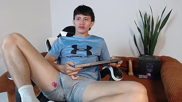 Snapshot of DarrenColleen chatting on 02/25/26, 10:59 DarrenColleen online show from 02/25/26, 10:59