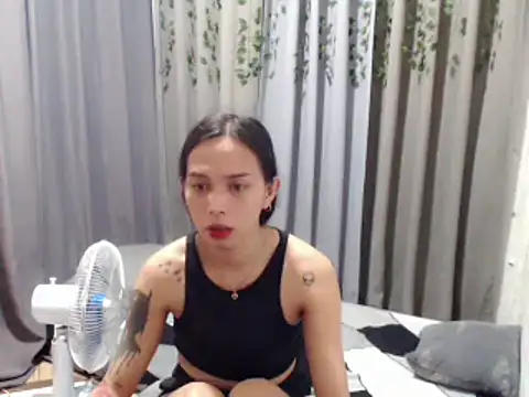 Snapshot of LOVELYMAYUMIE chatting on 12/18/24, 01:37 LOVELYMAYUMIE online show from 12/18/24, 01:37