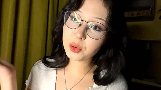 KateWhisp online show from 01/13/26, 06:45