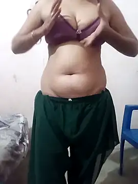 sexyqueen558 online show from 04/08/26, 07:26