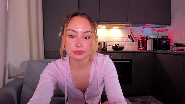 Snapshot of JessicaBeverly_ chatting on 02/08/26, 01:31 JessicaBeverly online show from 02/08/26, 01:31