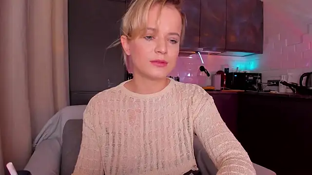 Snapshot of JessicaBeverly_ chatting on 01/14/26, 01:37 JessicaBeverly online show from 01/14/26, 01:37