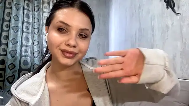 MaraTilIer online show from 02/15/26, 06:14