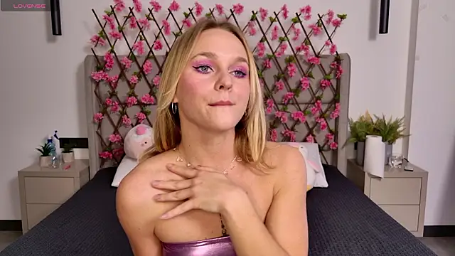 Snapshot of Ellis_Blossom chatting on 01/19/26, 01:15 Ellis Blossom online show from 01/19/26, 01:15