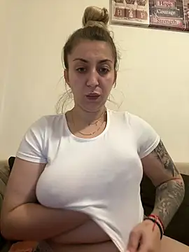 dalia0710 online show from 04/15/26, 09:48