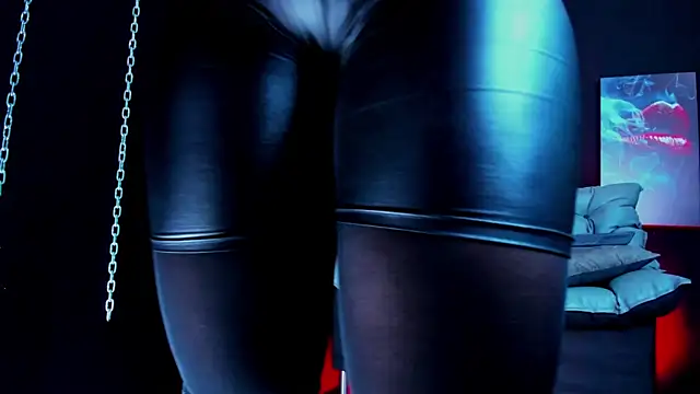 LucyStonne online show from 03/25/26, 07:02