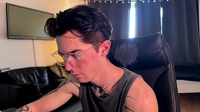 LiamFoster online show from 04/22/26, 06:20