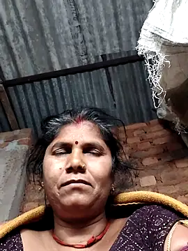 Hot di97 online show from 04/17/26, 12:02