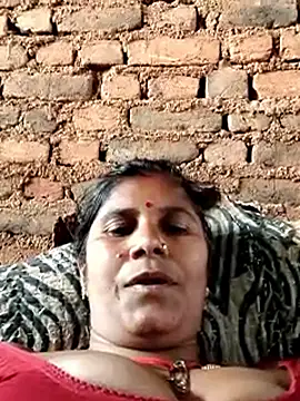 Hot di97 online show from 04/18/26, 11:34